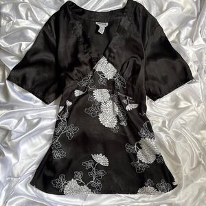 Unique Spectrum Black White Floral Satin V-Neck Empire Waist Tie Back Blouse 18W